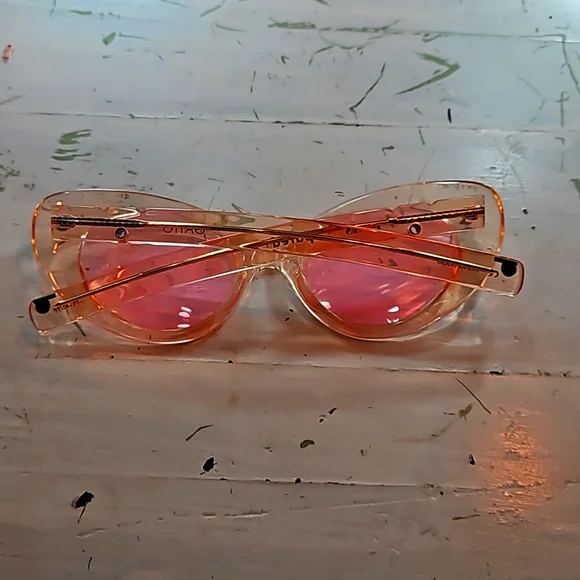 POMS+PARED GATTO PINK SUNGLASSES - www.miradio.com.sv display picture 1